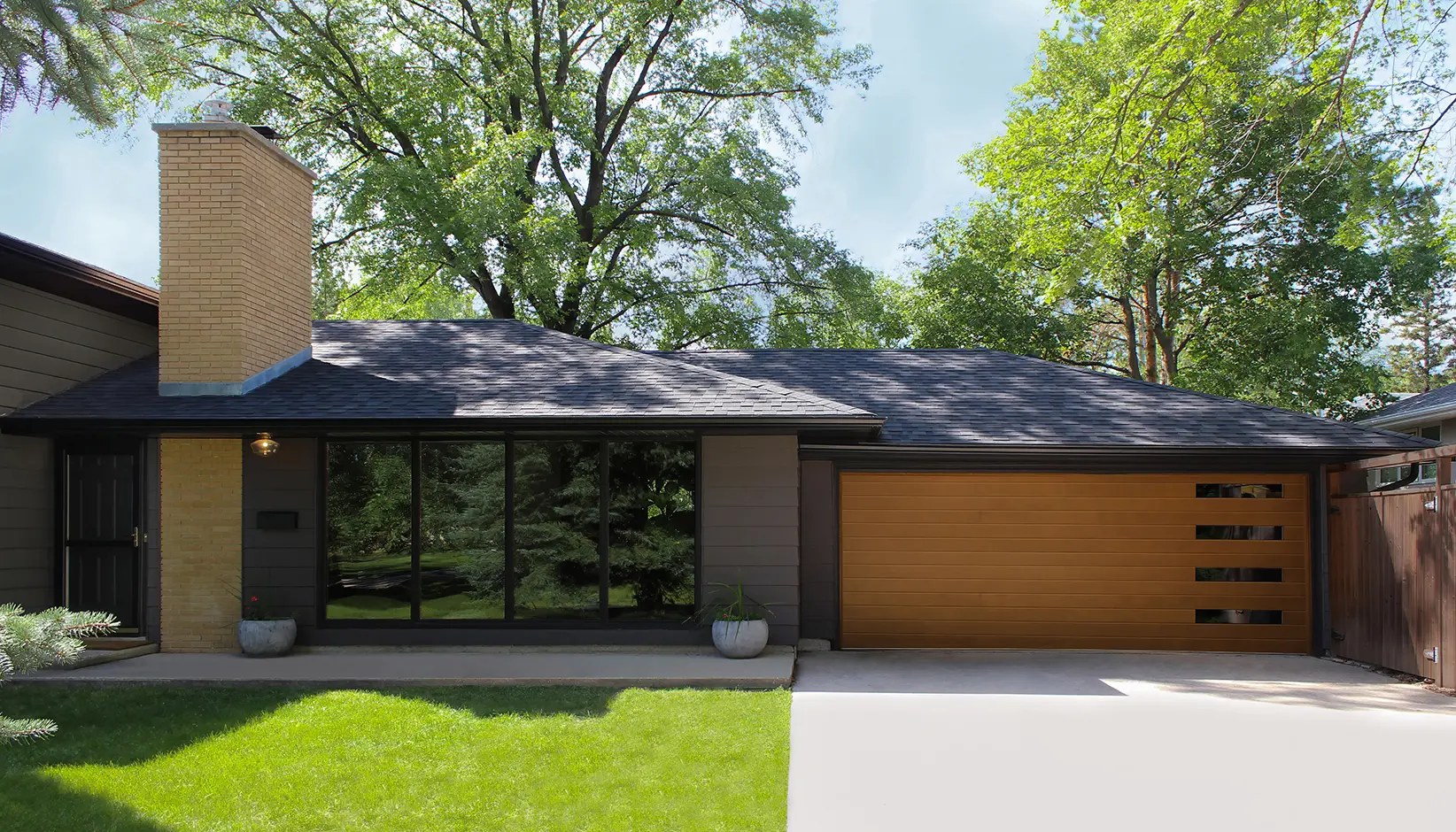 Modern wood-look door, manufacturer design inspiration